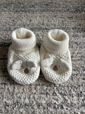 Source Unknown Cream Knit Baby Slippers with Bunny Ears